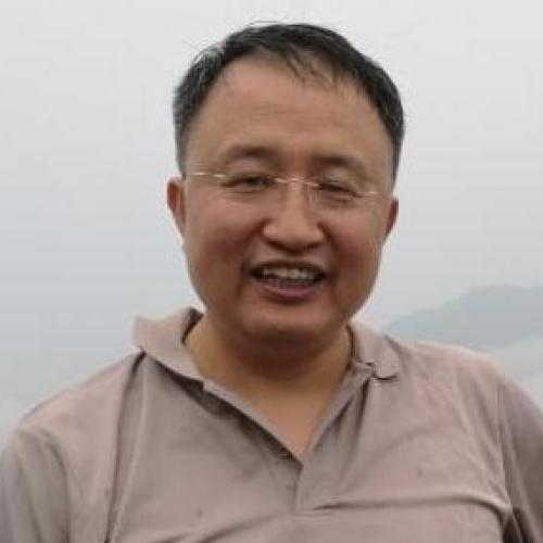 Haifeng Ding headshot