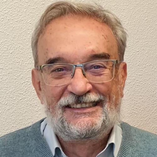 Manuel Vázquez headshot