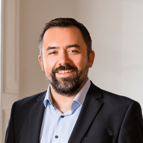 Timo Kuschel headshot