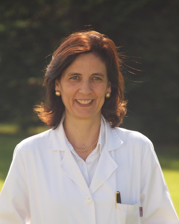 Cristina Favieres headshot