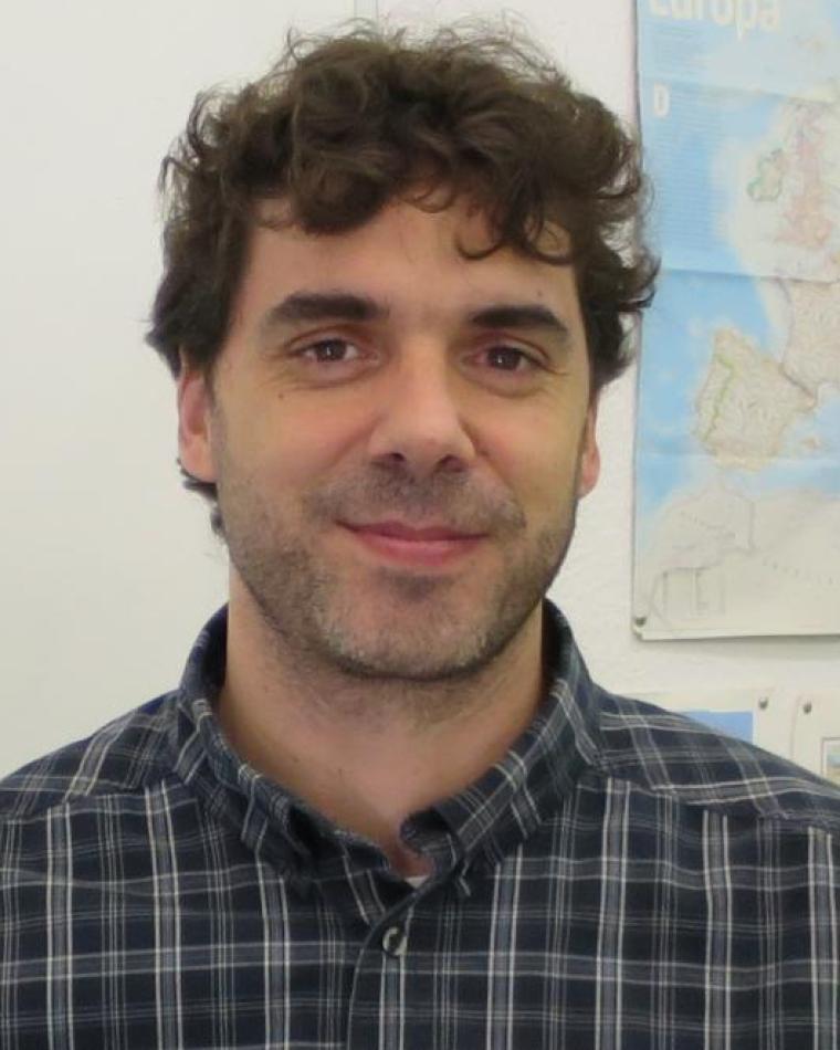 Carles Navau headshot