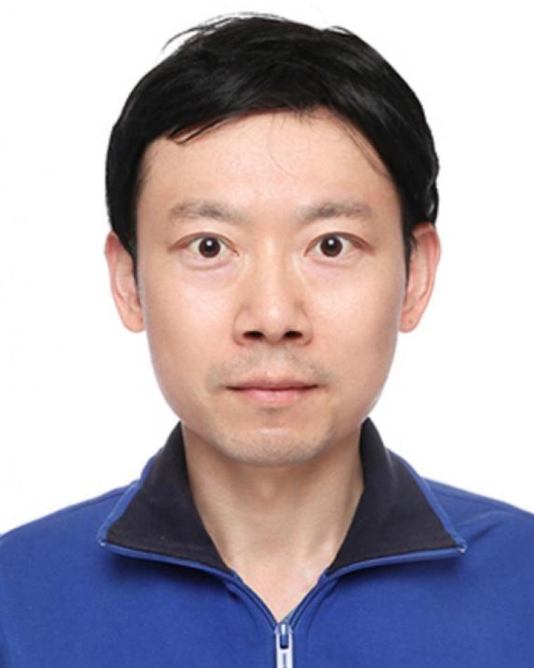 Tao Wang headshot