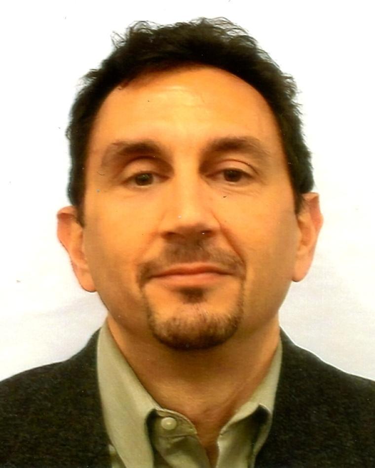 Can Korman headshot