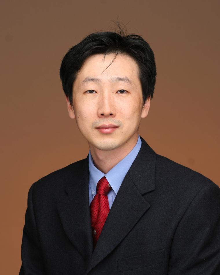 Kyung-Jin Lee headshot