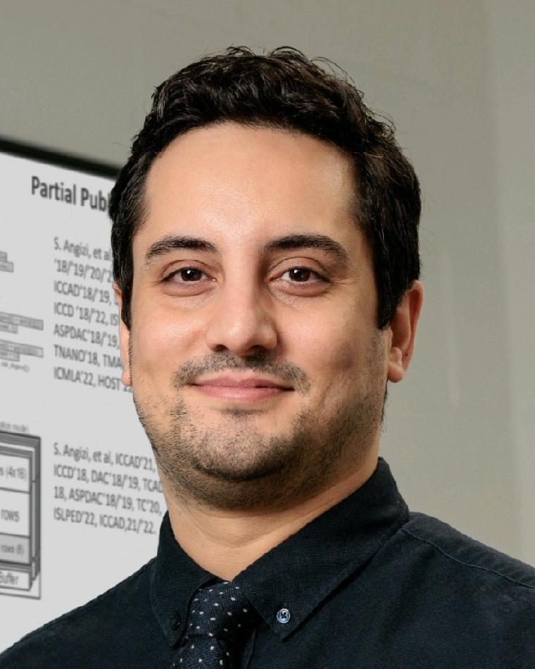 Juan Fernandez-de-Castro headshot